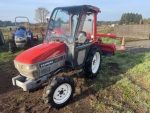 Yanmar F230, félig kabinos traktor